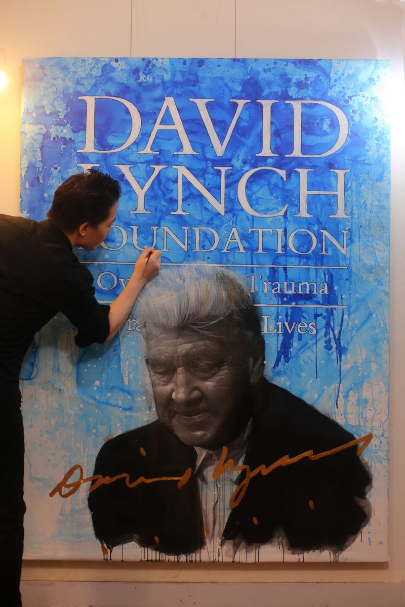 油畫家羅卓睿為大導演大衛·林區的大衛·林奇基金會David Lynch Foundation創作人像油畫